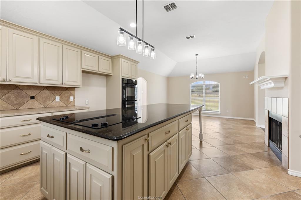 6100 Whitetail Lane