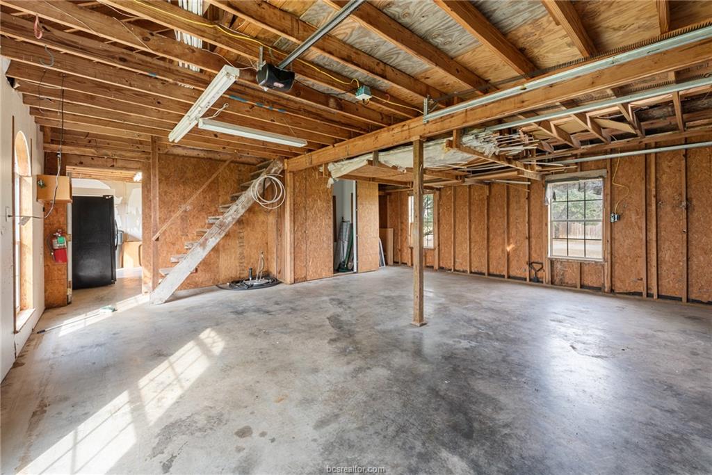 6100 Whitetail Lane