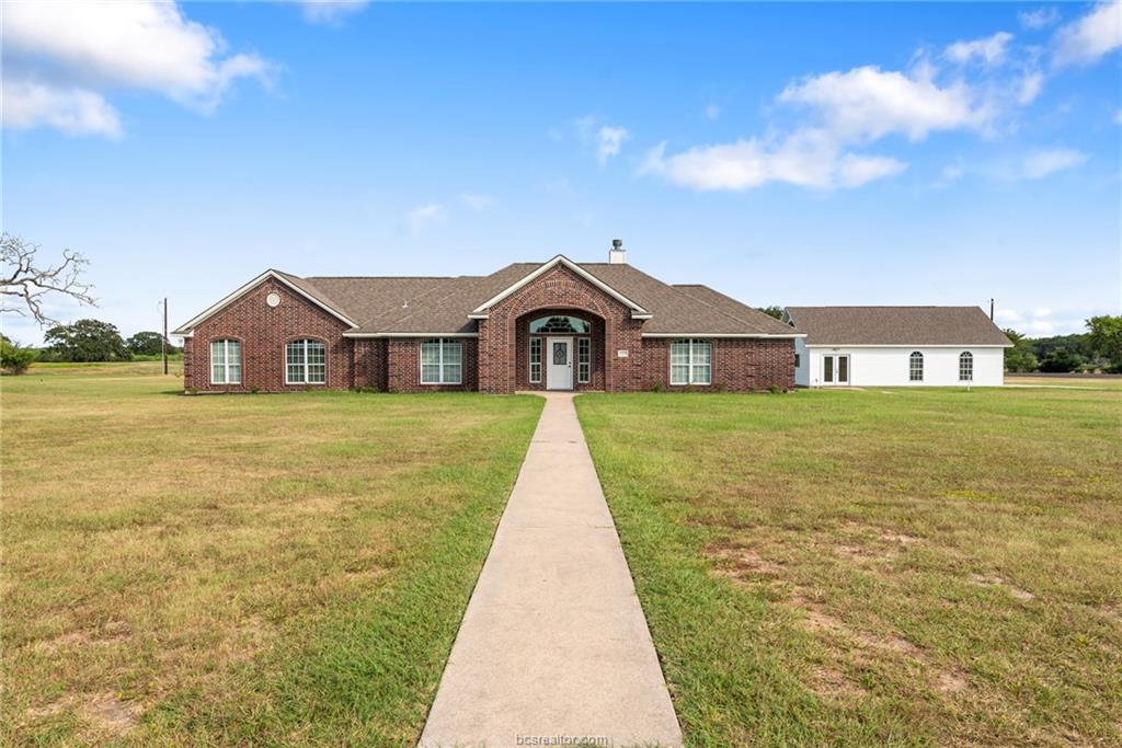 6100 Whitetail Lane