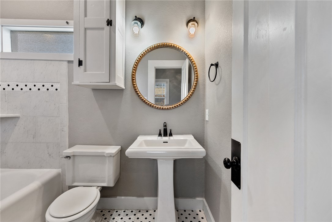 712 East 28th Street