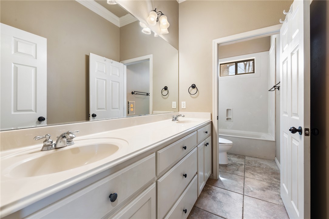 904 Plainfield Court