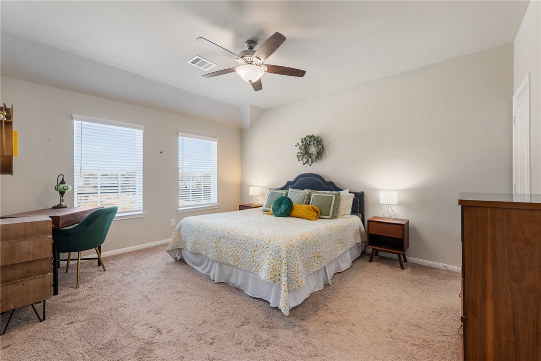 996 Crossing Drive