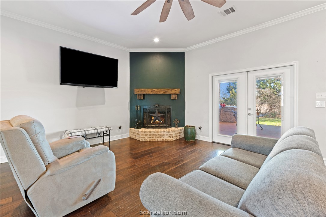 9066 King Oaks Drive