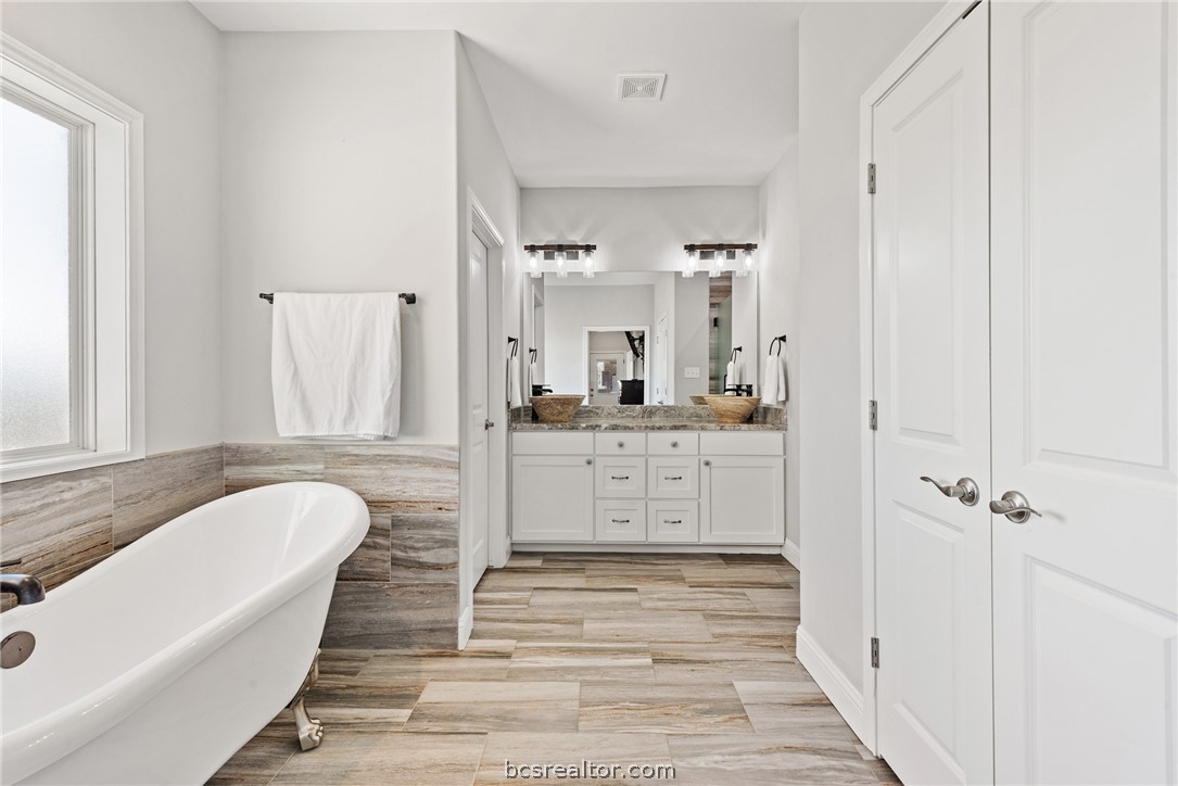 9066 King Oaks Drive