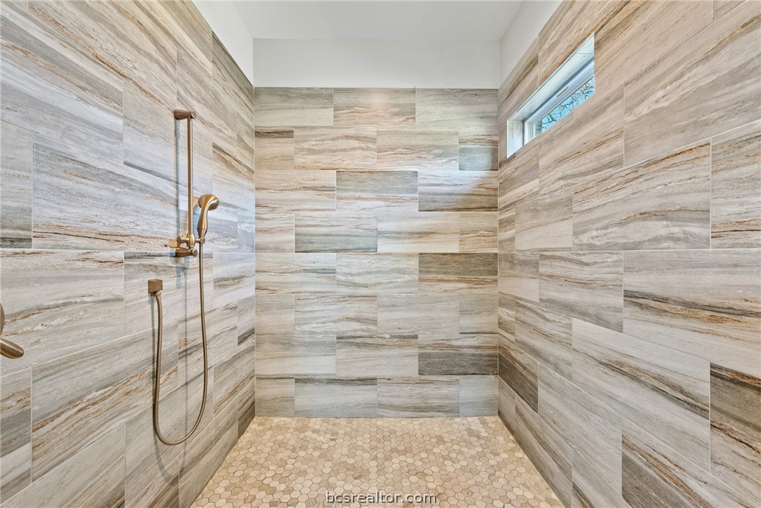 9066 King Oaks Drive