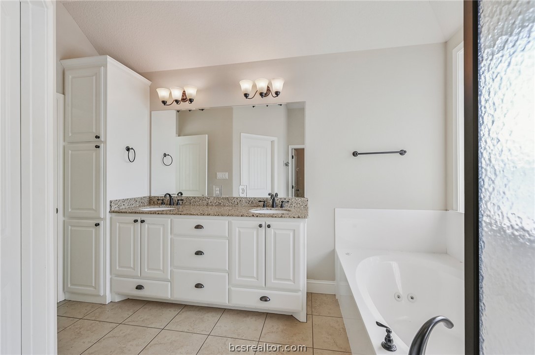 4105 Shallow Creek Loop