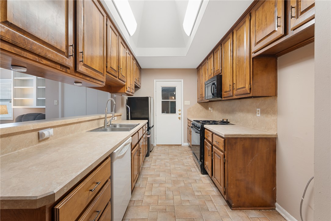 2900 Broadmoor Drive