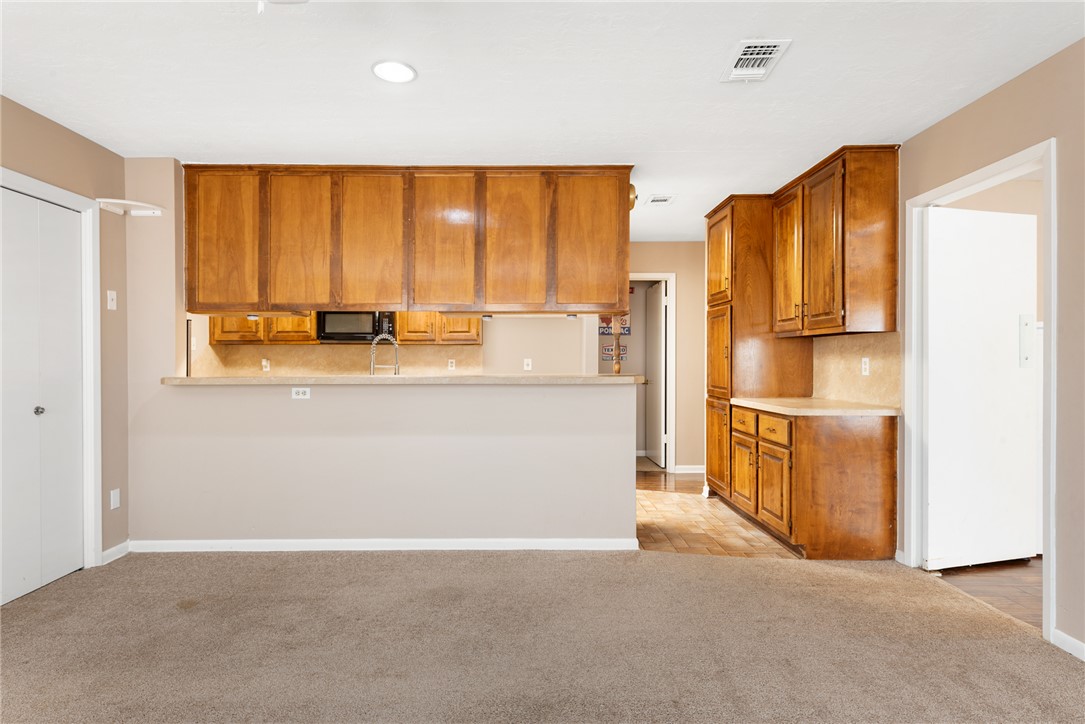 2900 Broadmoor Drive