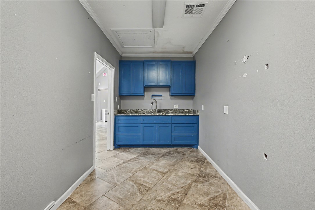 1227 South College Avenue