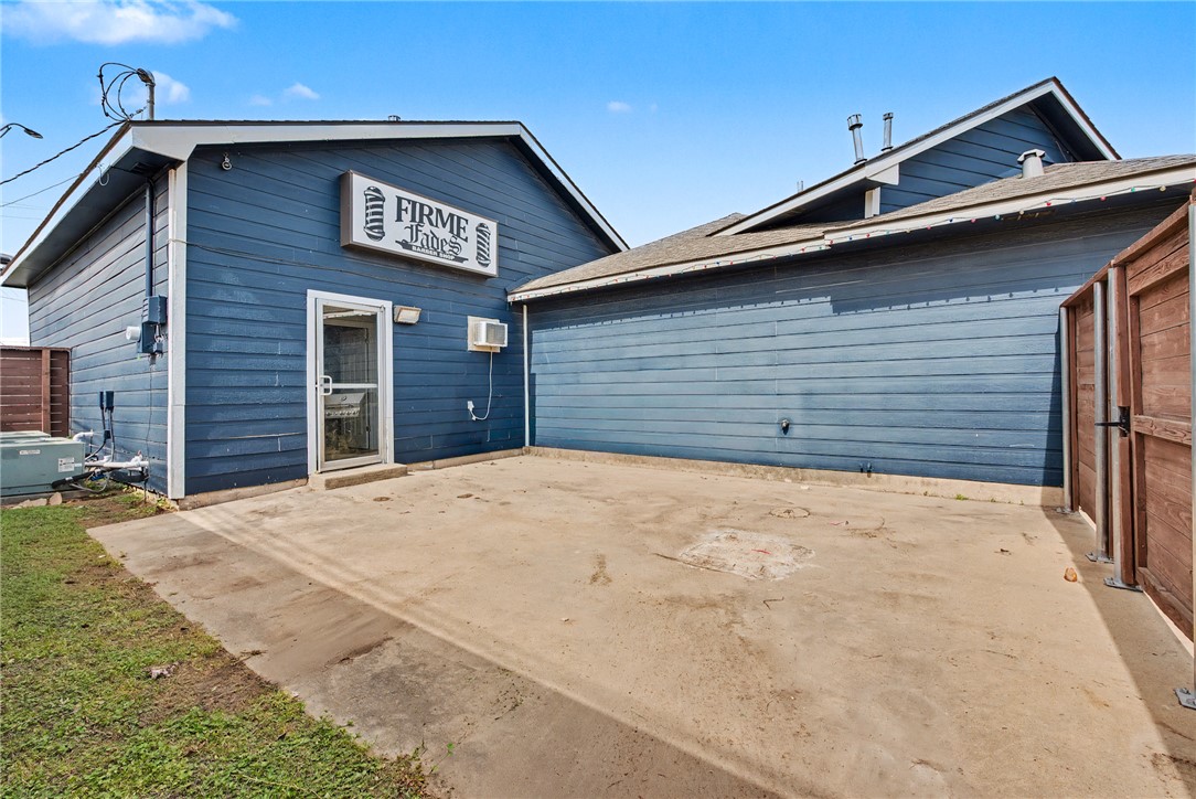 1227 South College Avenue