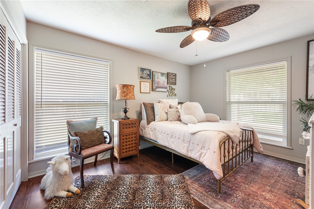 2512 Towering Oaks Drive