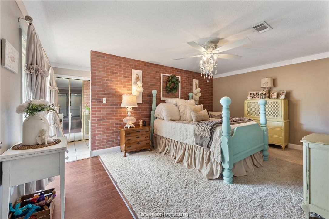 2512 Towering Oaks Drive