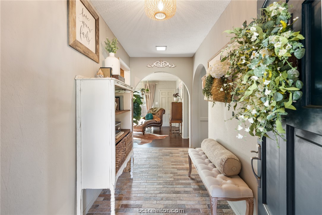 2512 Towering Oaks Drive