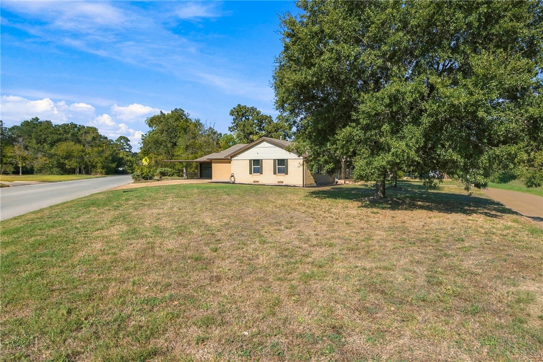 806 Mary Lake Drive