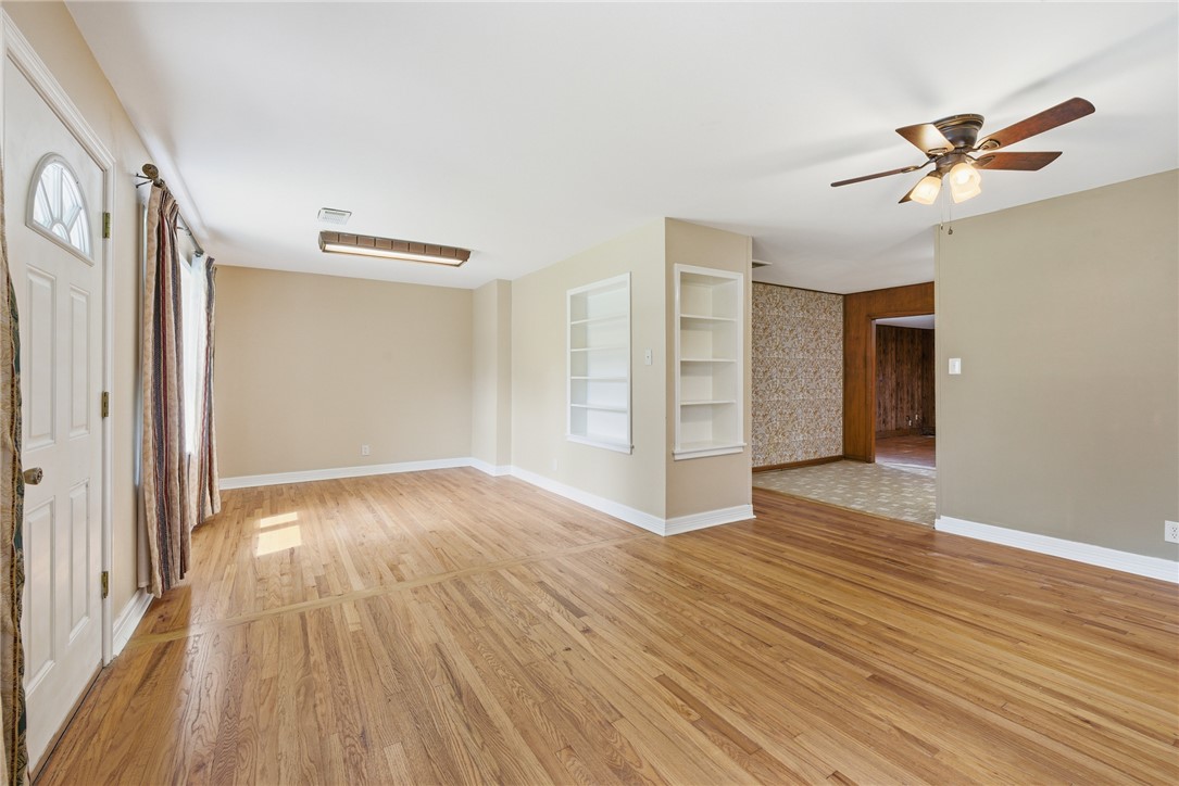 806 Mary Lake Drive