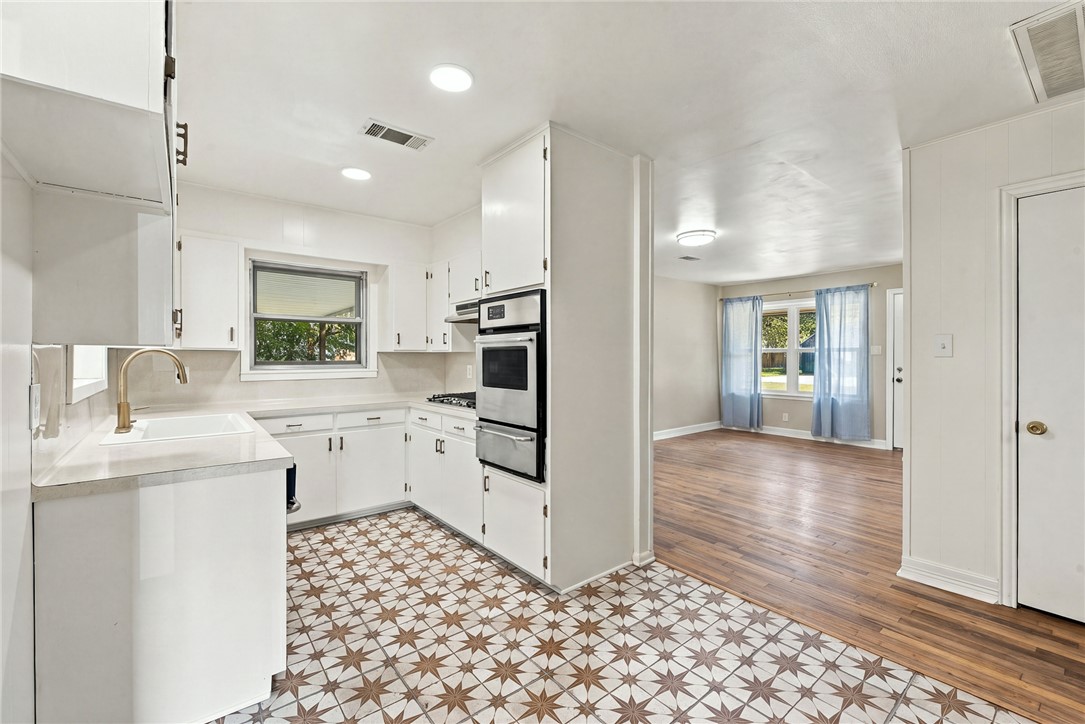 806 Mary Lake Drive