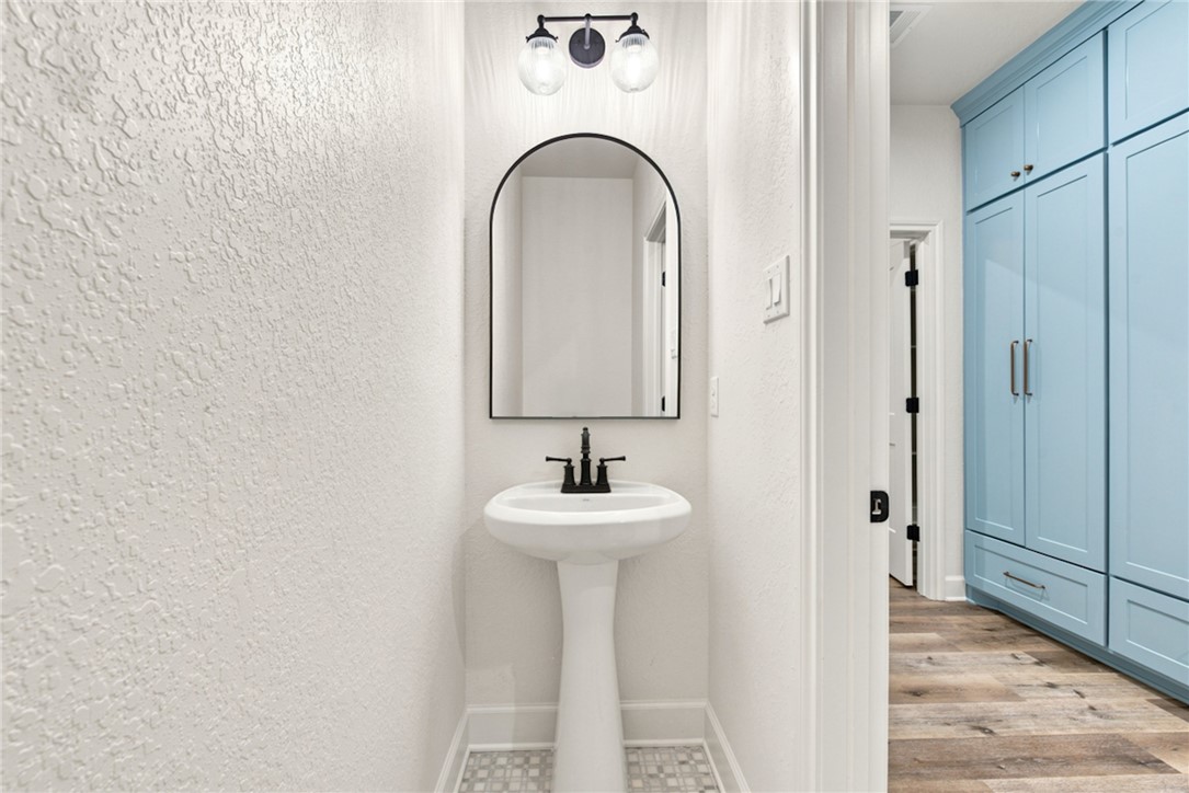 2803 Captain Drive