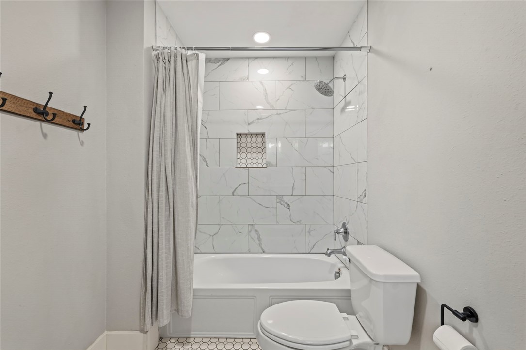390 Camden Hills