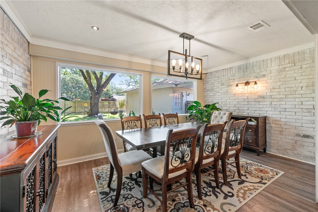 3805 Windridge Drive