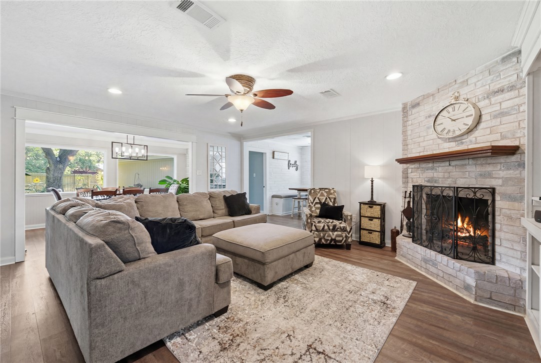 3805 Windridge Drive
