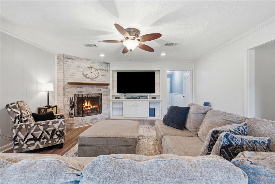 3805 Windridge Drive