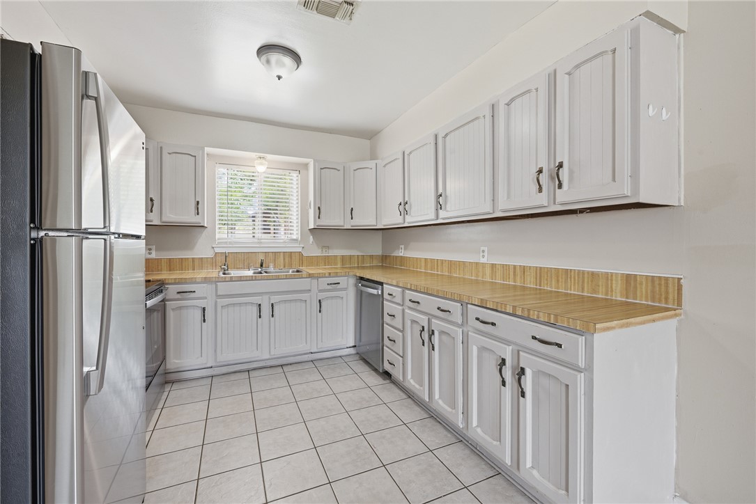 3202 Forestwood Drive