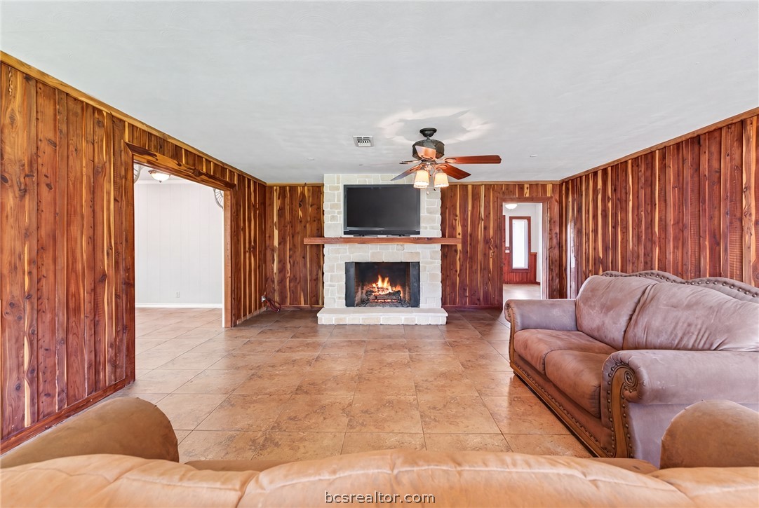 2828 Hwy 36 S