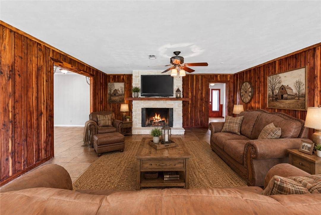 2828 Hwy 36 S