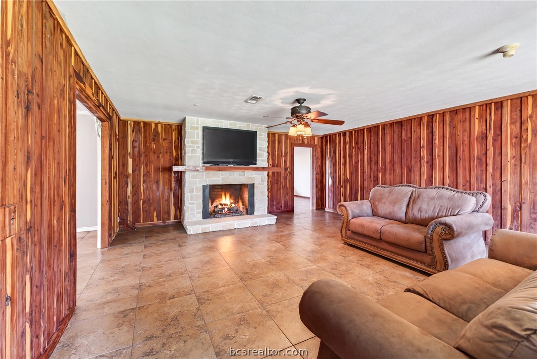 2828 Hwy 36 S