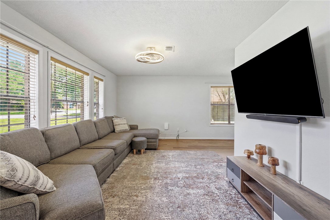 3912 Sierra Court