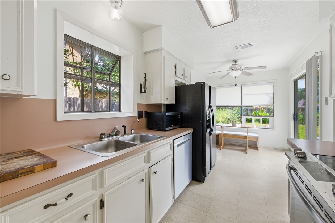 3912 Sierra Court