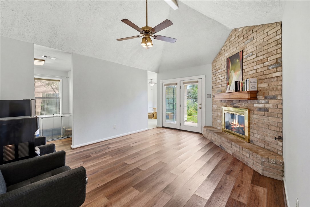 3912 Sierra Court