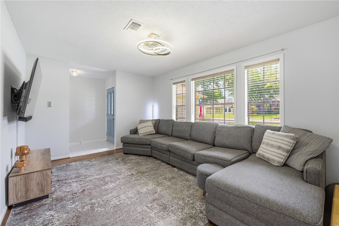 3912 Sierra Court