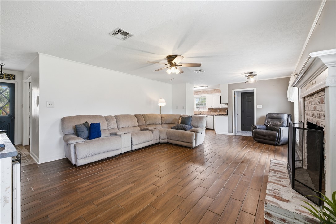 3501 Tanglewood Drive