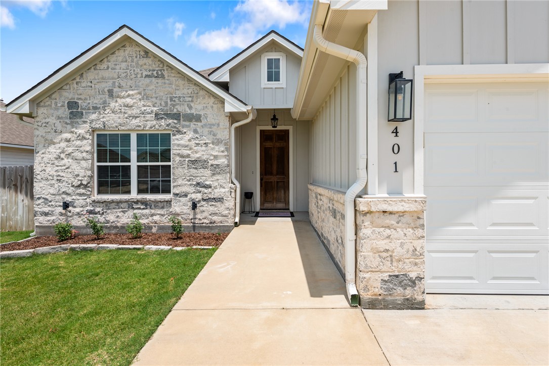 401 Brazos Bend