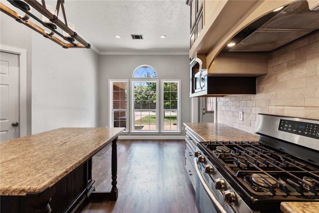 1204 Harrisonburg Lane