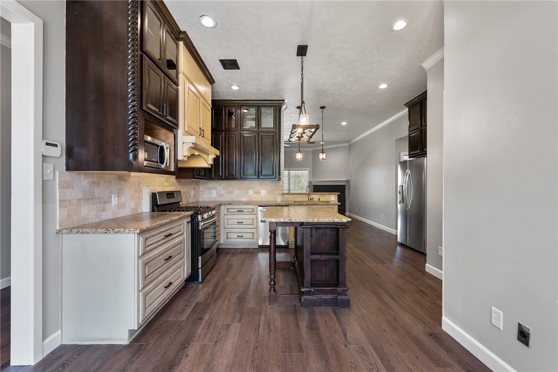 1204 Harrisonburg Lane