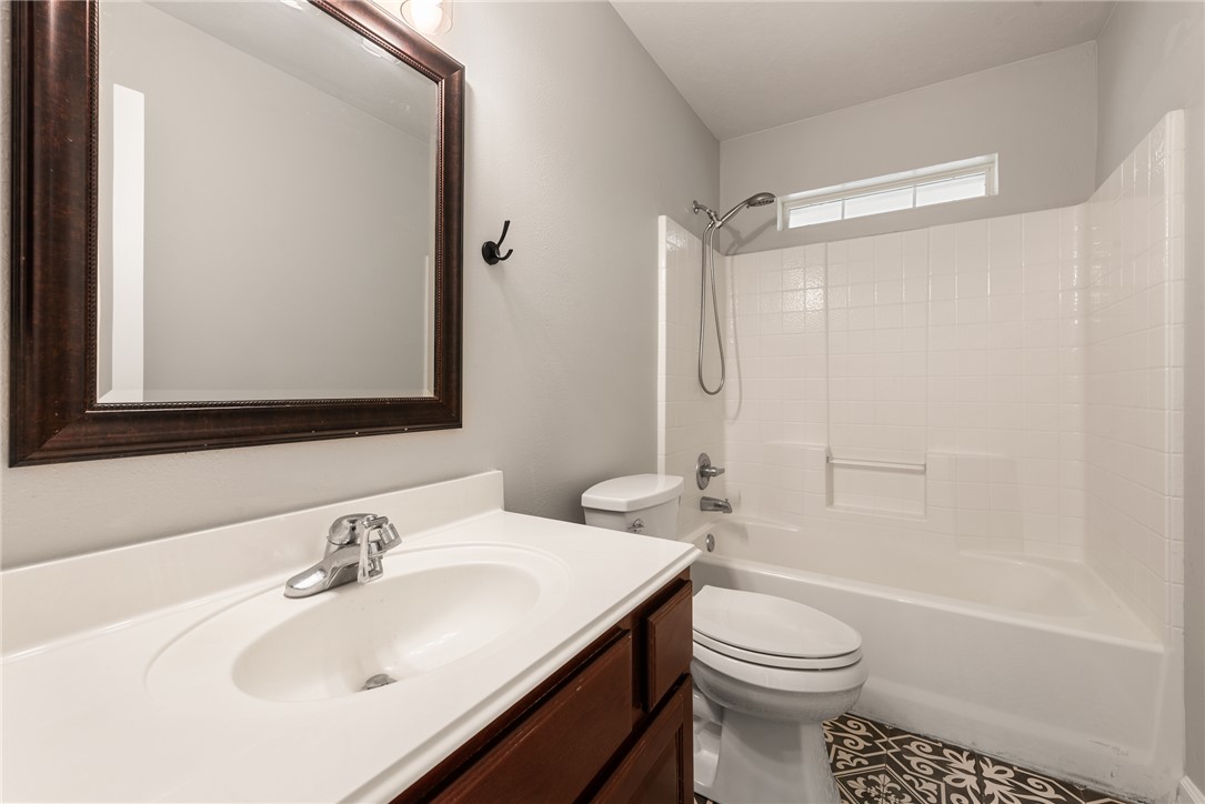 1204 Harrisonburg Lane