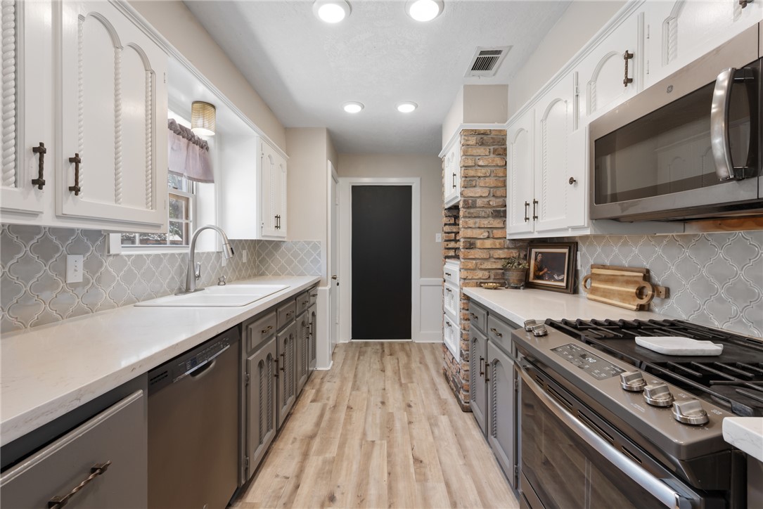 2307 Quail Hollow Drive