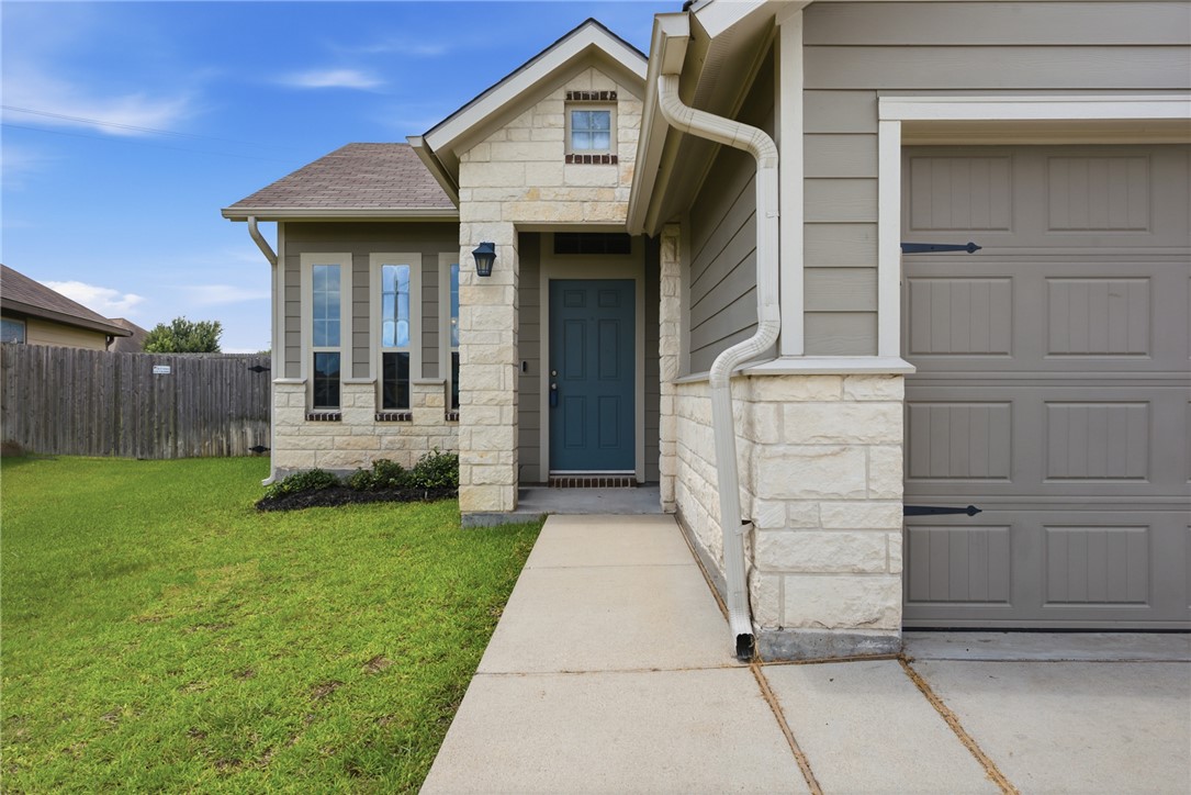 2061 Positano Loop
