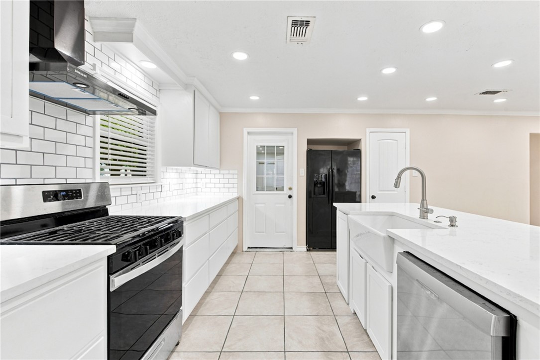 1302 Hawk Tree Drive