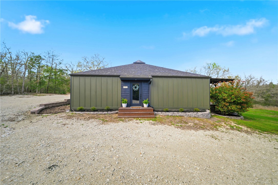 8052 Perry Lane