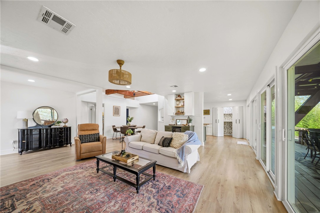 8052 Perry Lane