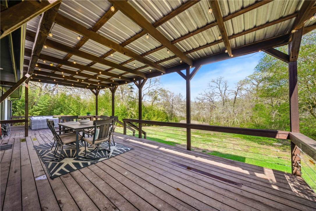 8052 Perry Lane