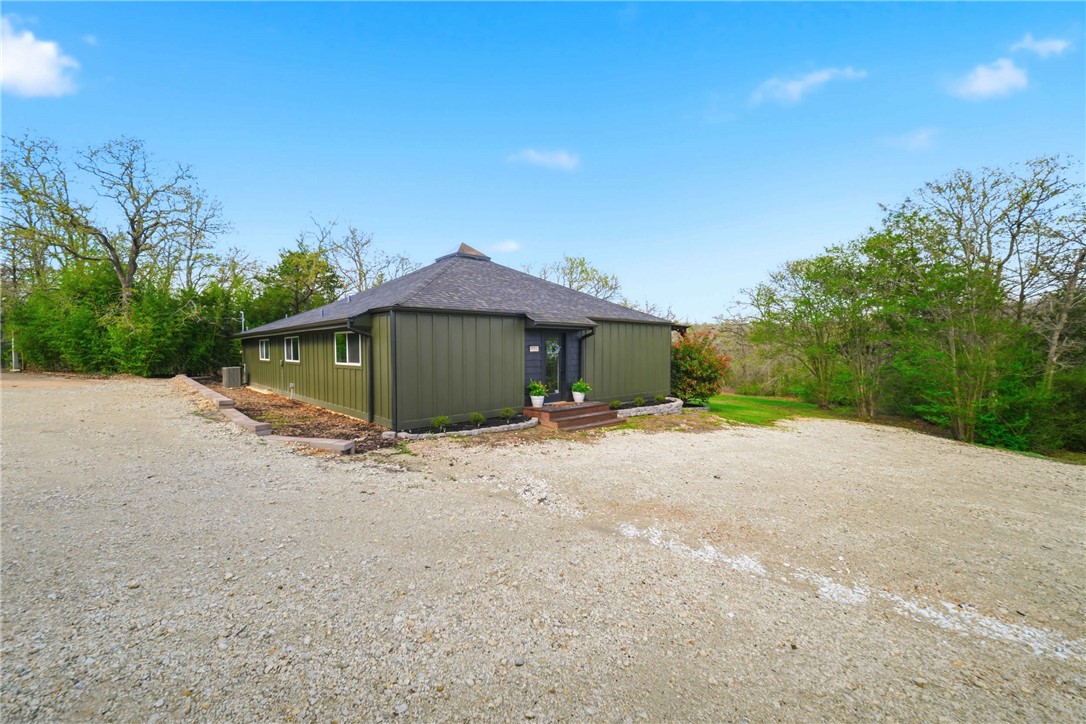 8052 Perry Lane