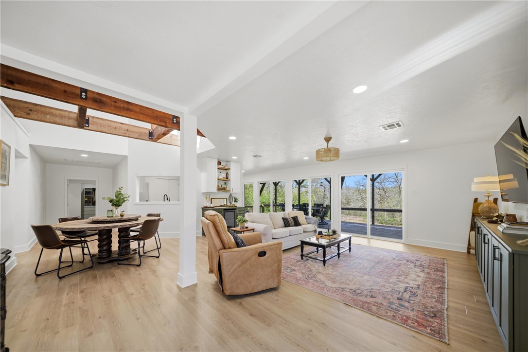 8052 Perry Lane