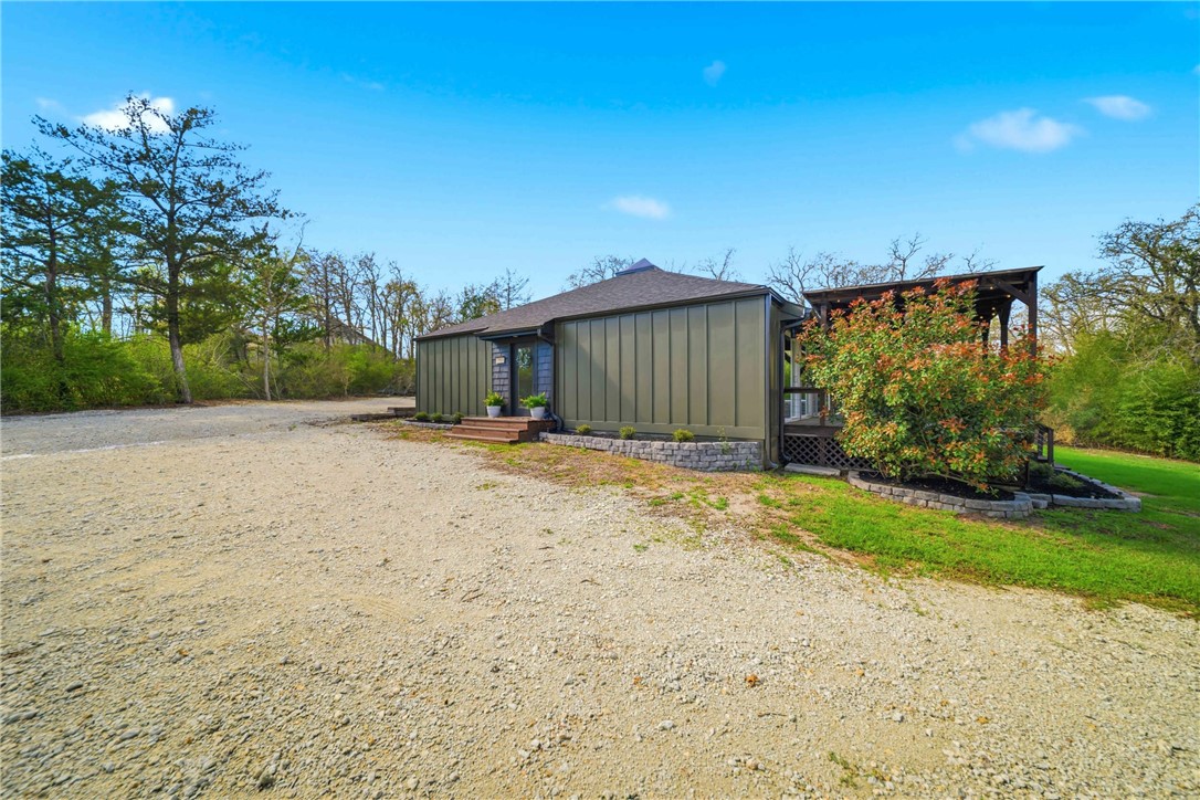 8052 Perry Lane