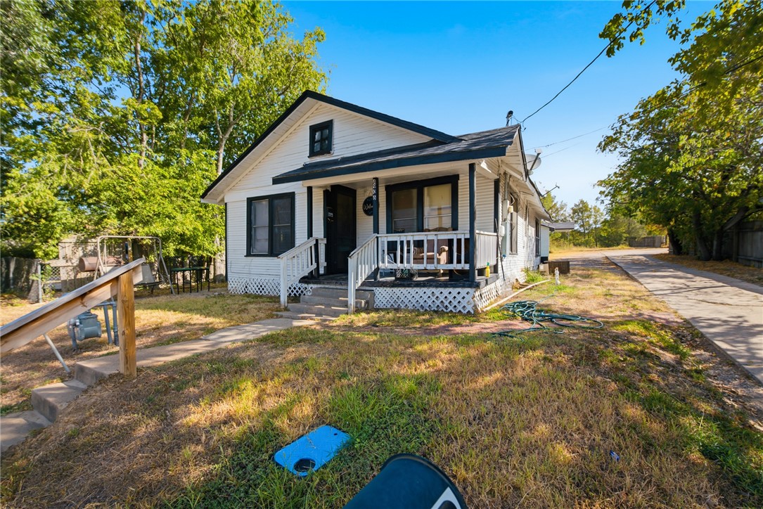 906 West Martin Luther King Jr Street A & B
