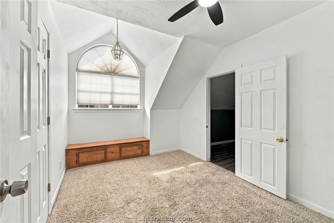 2201 Bluebonnet Boulevard