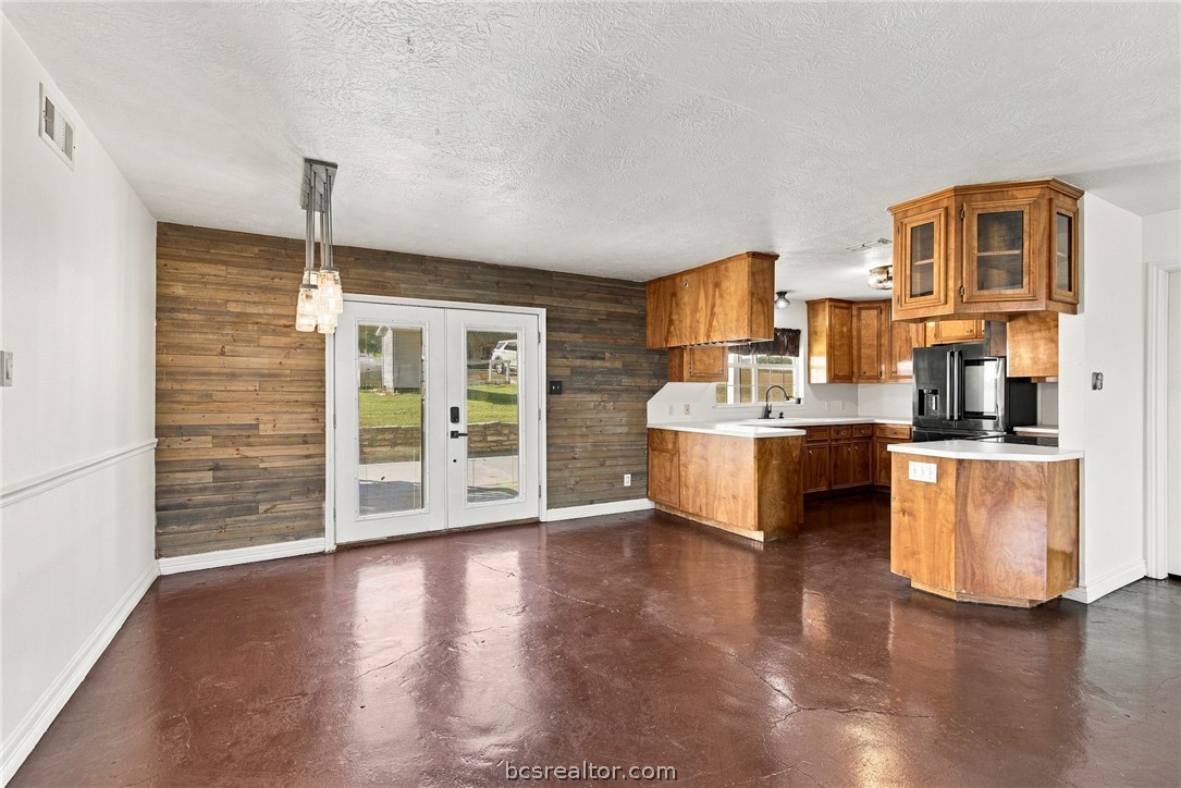 2201 Bluebonnet Boulevard